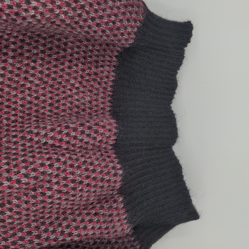 Tumi Knits Men's Alpaca Sweater Red Black Plaid Checkered Size Medium V Neck - Picture 13 of 14